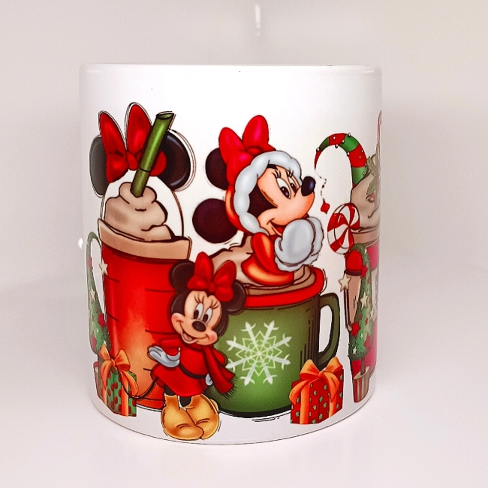 NEW! 15oz Minnie Mouse Christmas Mug!